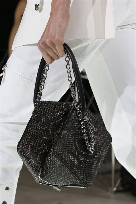 louis vuitton spring summer 2018 bags|louis vuitton sneakers spring 2018.